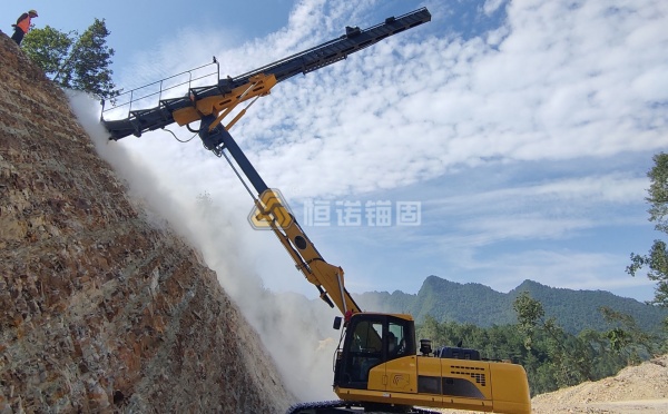 頂錘式高舉鉆機和潛孔式的區別