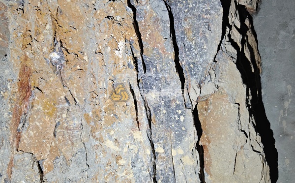 攻克軟巖巷道大變形,揭秘支護失效與自鉆式錨桿創(chuàng)新方案