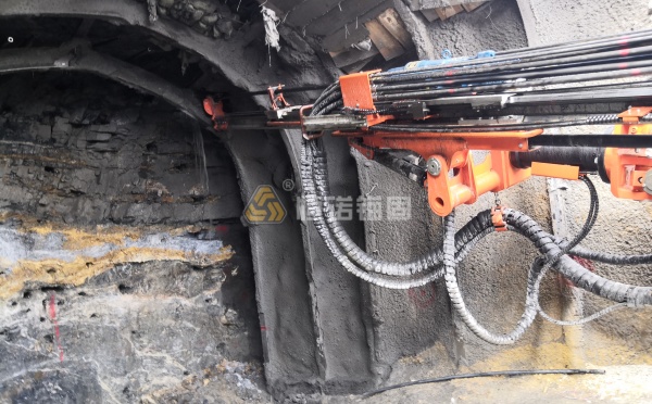 攻克軟巖巷道大變形,揭秘支護失效與自鉆式錨桿創(chuàng)新方案